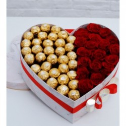 Kalp Kutuda 15 Kırmızı Gül ve 30 Çikolata