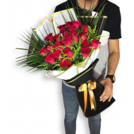 Kucak Dolusu 21'li Butik Kırmızı Gül Buketi