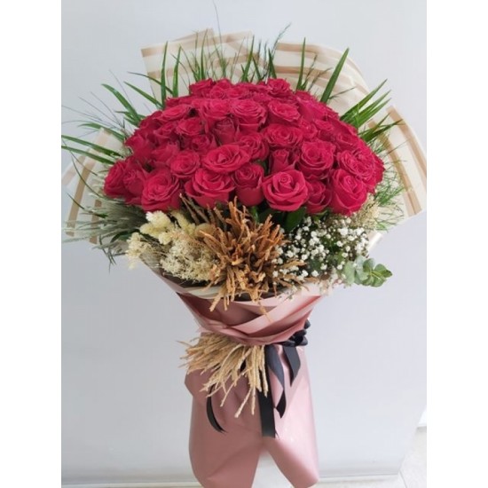 Hayatamın Anlamına 51 Gül Çiçeği Buketi